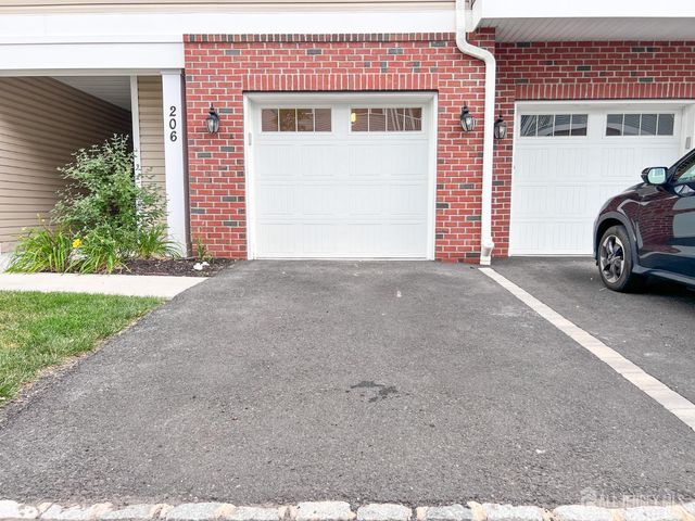 102 Dickson Court, Highland Park, NJ 08904