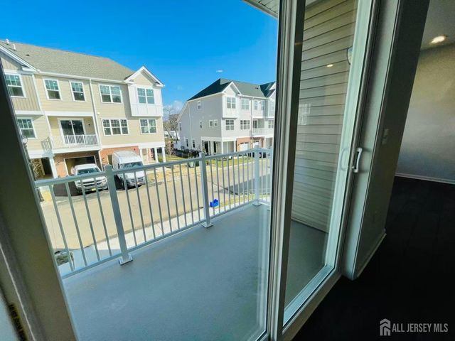 102 Dickson Court, Highland Park, NJ 08904