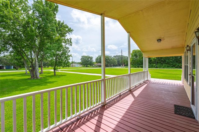 5710 County Road 166, Alvin, TX 77511