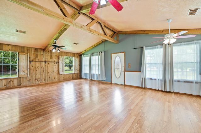 5710 County Road 166, Alvin, TX 77511