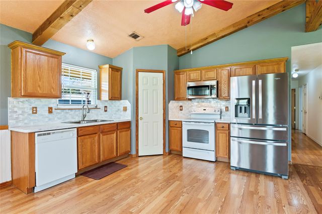 5710 County Road 166, Alvin, TX 77511
