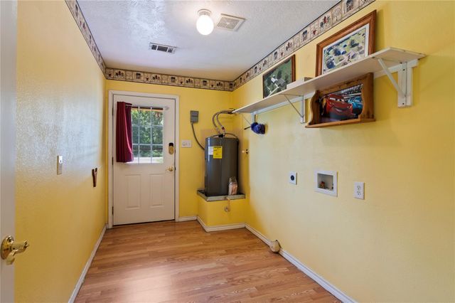 5710 County Road 166, Alvin, TX 77511
