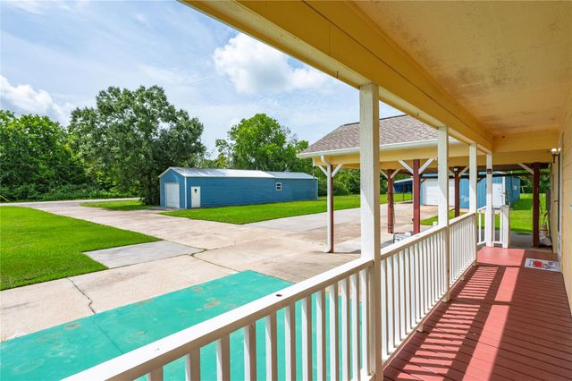 5710 County Road 166, Alvin, TX 77511