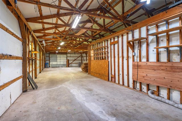 5710 County Road 166, Alvin, TX 77511