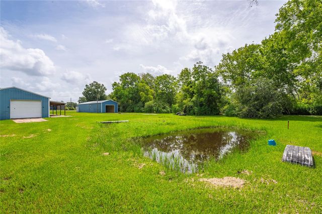 5710 County Road 166, Alvin, TX 77511