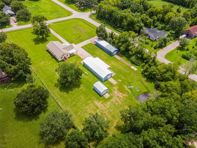 5710 County Road 166, Alvin, TX 77511