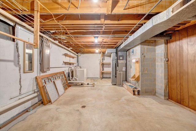 674 Azalea RD, Daleville, VA 24083