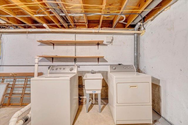 674 Azalea RD, Daleville, VA 24083