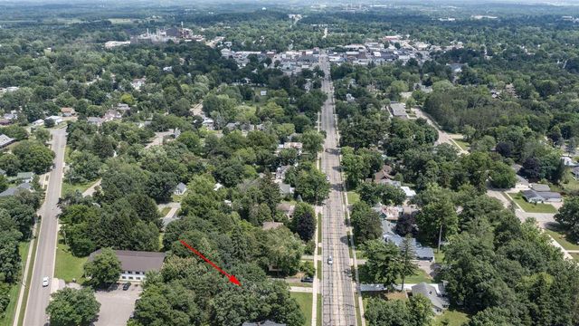 622 W FULTON STREET, Waupaca, WI 54981