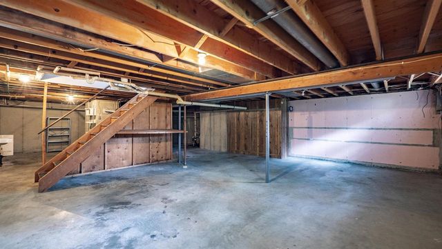 622 W FULTON STREET, Waupaca, WI 54981