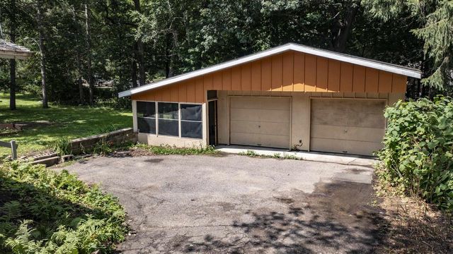 622 W FULTON STREET, Waupaca, WI 54981
