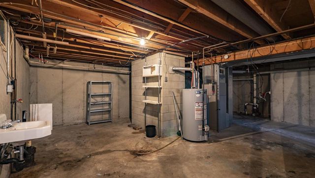 622 W FULTON STREET, Waupaca, WI 54981