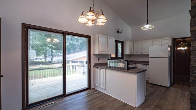 622 W FULTON STREET, Waupaca, WI 54981