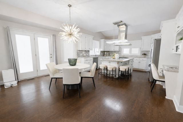 2532 Dewes Lane, Naperville, IL 60564