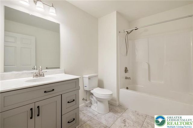 Pine Hollow Drive, Mahoning Twp, PA 18235