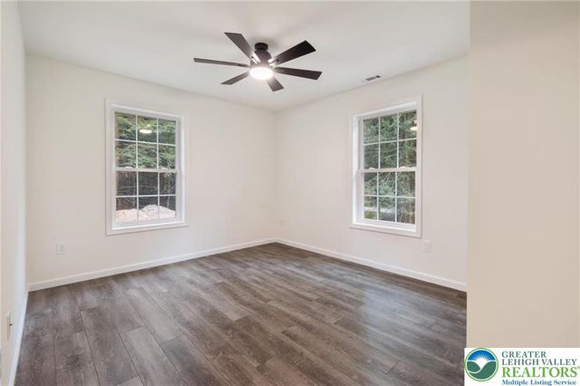 Pine Hollow Drive, Mahoning Twp, PA 18235