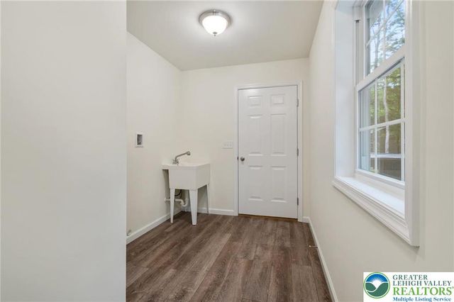 Pine Hollow Drive, Mahoning Twp, PA 18235