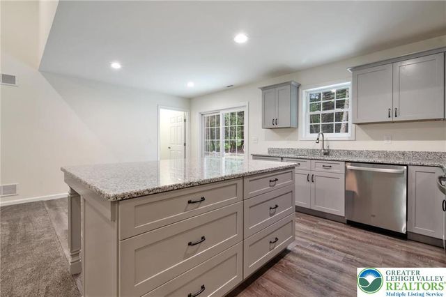 Pine Hollow Drive, Mahoning Twp, PA 18235