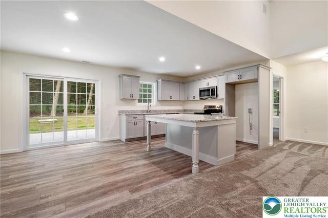 Pine Hollow Drive, Mahoning Twp, PA 18235
