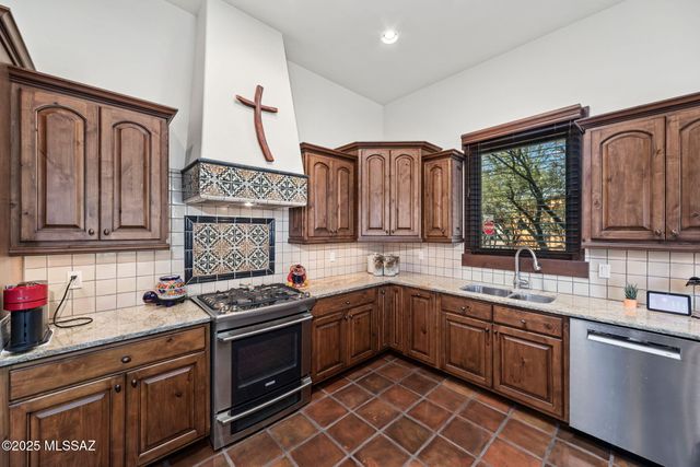 205 Circulo Veranera, Tubac, AZ 85646