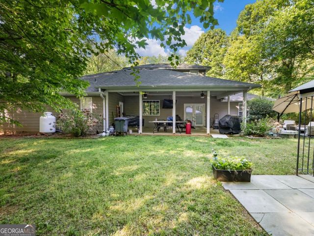 9160 Lakeside Way, Gainesville, GA 30506