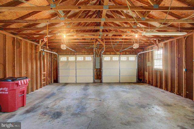 8895 MENTZER GAP RD, Waynesboro, PA 17268