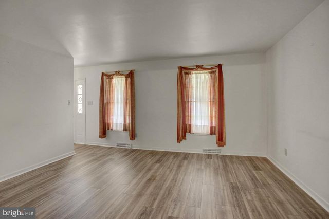 8895 MENTZER GAP RD, Waynesboro, PA 17268