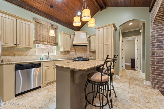 104 Flora Springs Drive, Youngsville, LA 70592