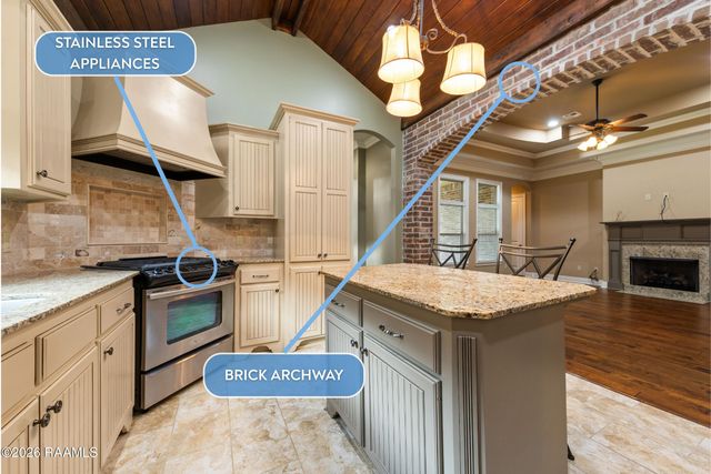 104 Flora Springs Drive, Youngsville, LA 70592