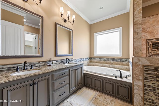 104 Flora Springs Drive, Youngsville, LA 70592