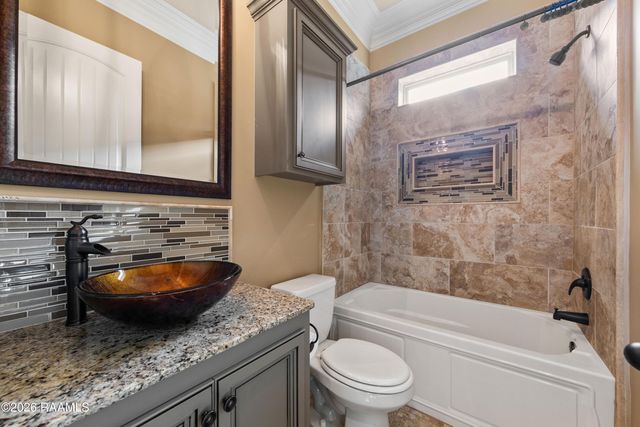 104 Flora Springs Drive, Youngsville, LA 70592