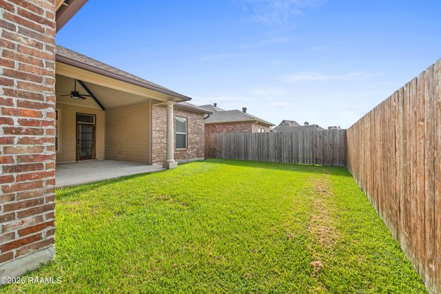 104 Flora Springs Drive, Youngsville, LA 70592
