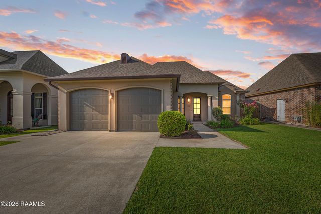 104 Flora Springs Drive, Youngsville, LA 70592