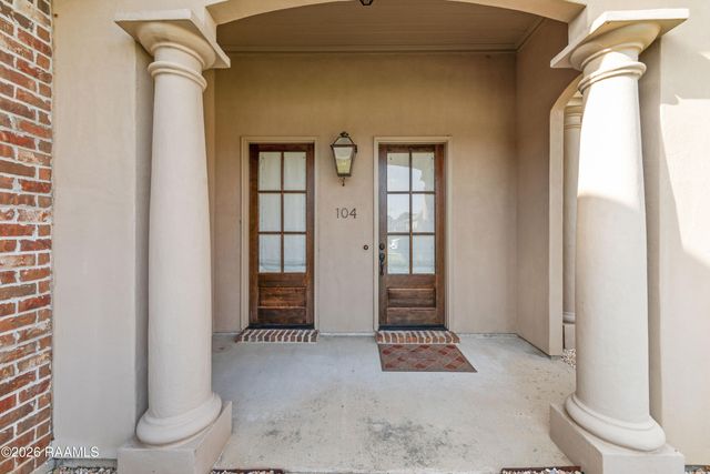 104 Flora Springs Drive, Youngsville, LA 70592