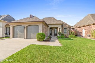 104 Flora Springs Drive, Youngsville, LA 70592