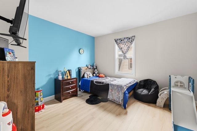 128 Cottage St, New Bedford, MA 02740