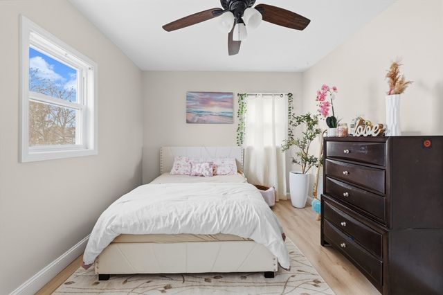 128 Cottage St, New Bedford, MA 02740