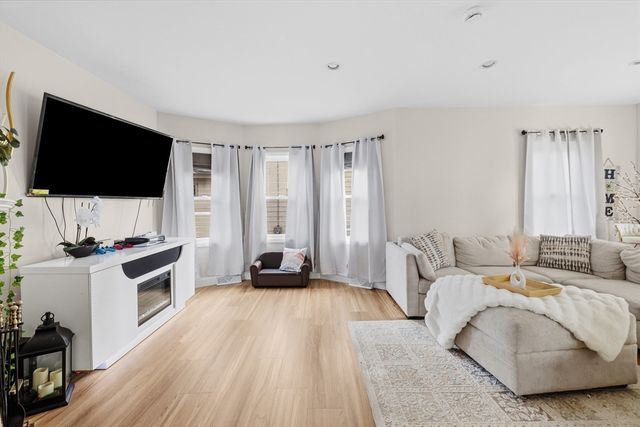 128 Cottage St, New Bedford, MA 02740