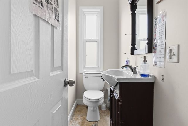 128 Cottage St, New Bedford, MA 02740