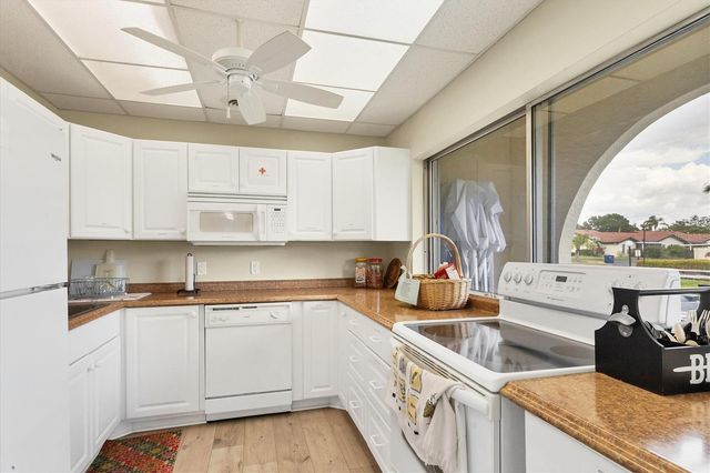 3690 PINECREST ST 114, Sarasota, FL 34232