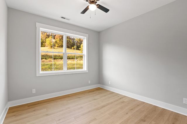 180 Scenic Ln, Hartsville, TN 37074