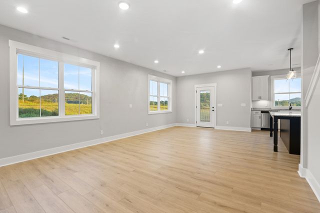 180 Scenic Ln, Hartsville, TN 37074