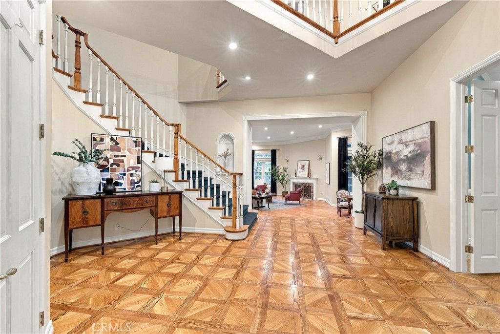 116 Country Club, Burbank, CA 91501 — photo 5