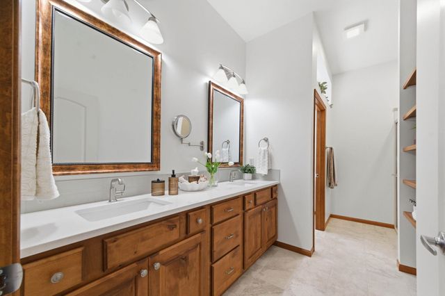 2228 N Sawgrass, Derby, KS 67037