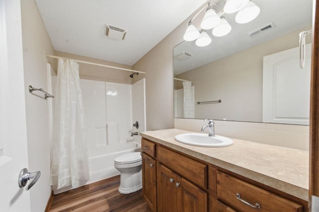 2228 N Sawgrass, Derby, KS 67037
