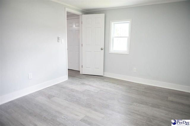 142 W Laurens Ave, Hartsville, SC 29550