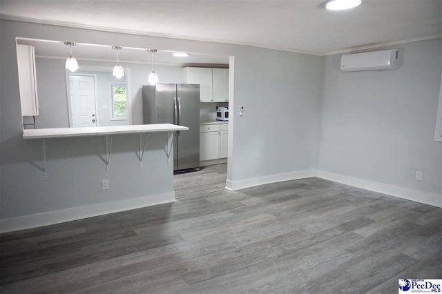 142 W Laurens Ave, Hartsville, SC 29550
