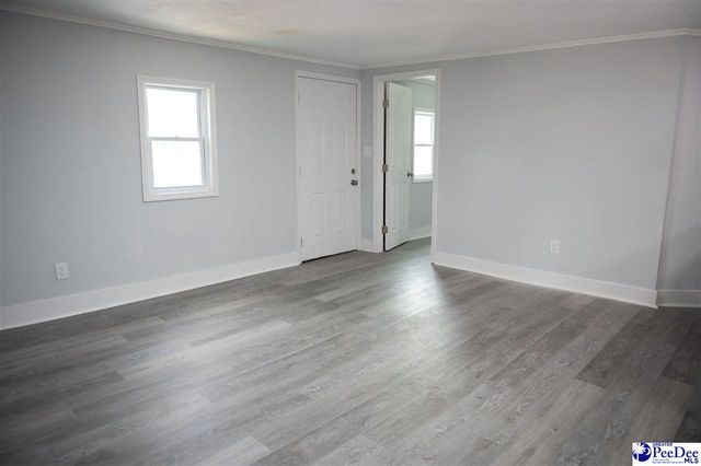 142 W Laurens Ave, Hartsville, SC 29550