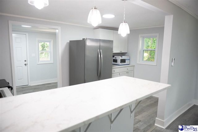 142 W Laurens Ave, Hartsville, SC 29550