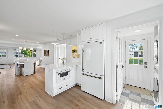 144 Shore Road, Clinton, CT 06413